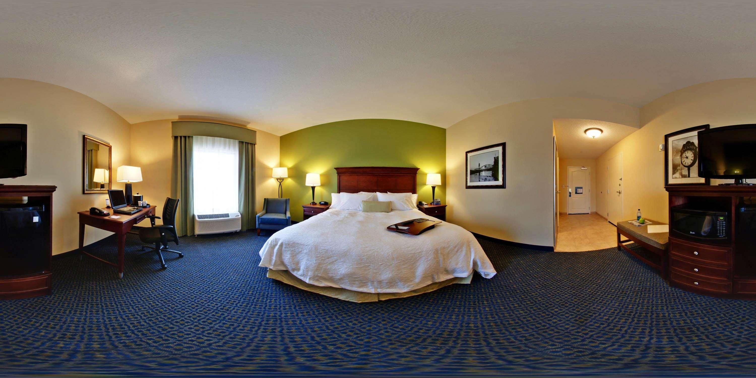 Hampton Inn Jackson-College Avenue Exterior photo