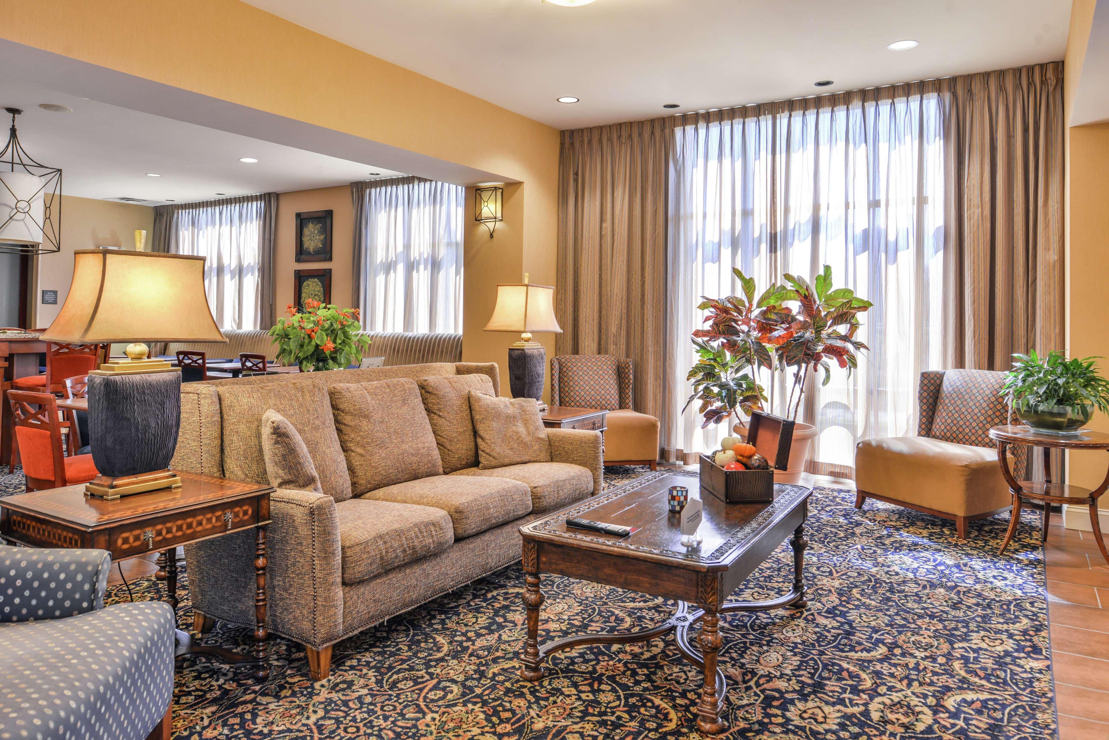 Hampton Inn Jackson-College Avenue Exterior photo