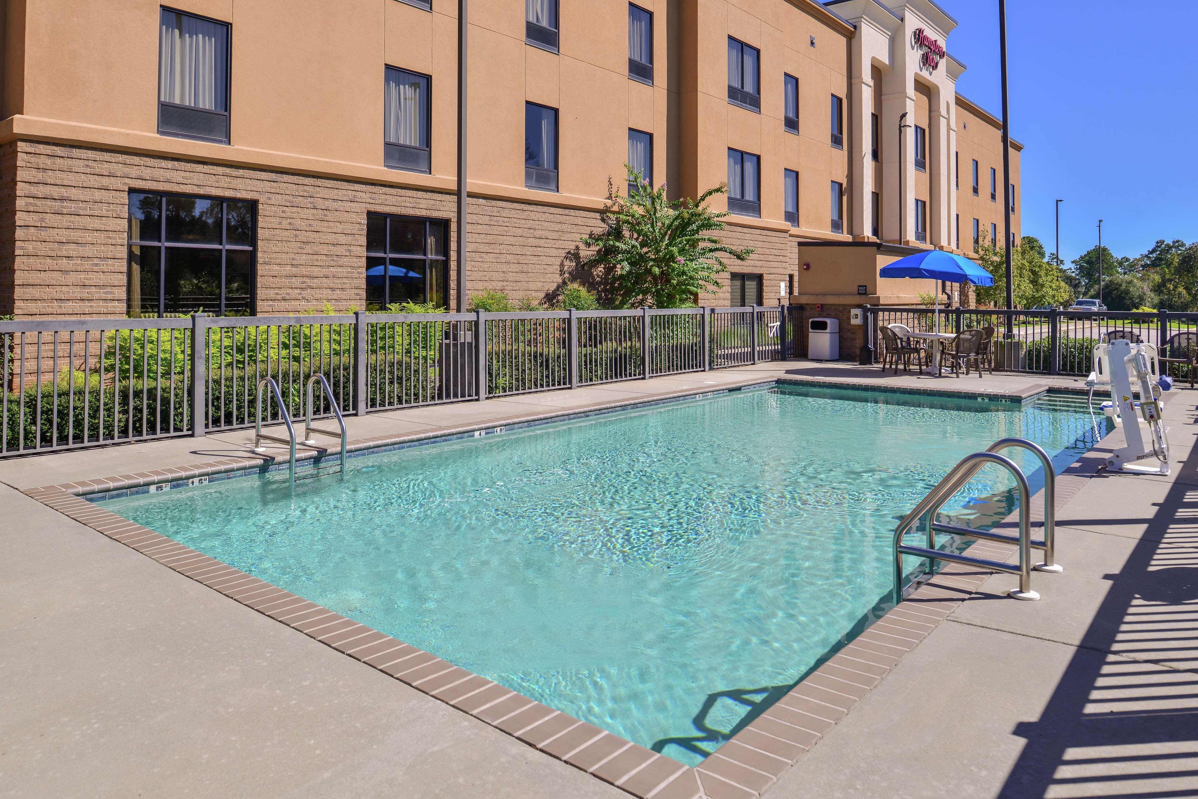 Hampton Inn Jackson-College Avenue Exterior photo