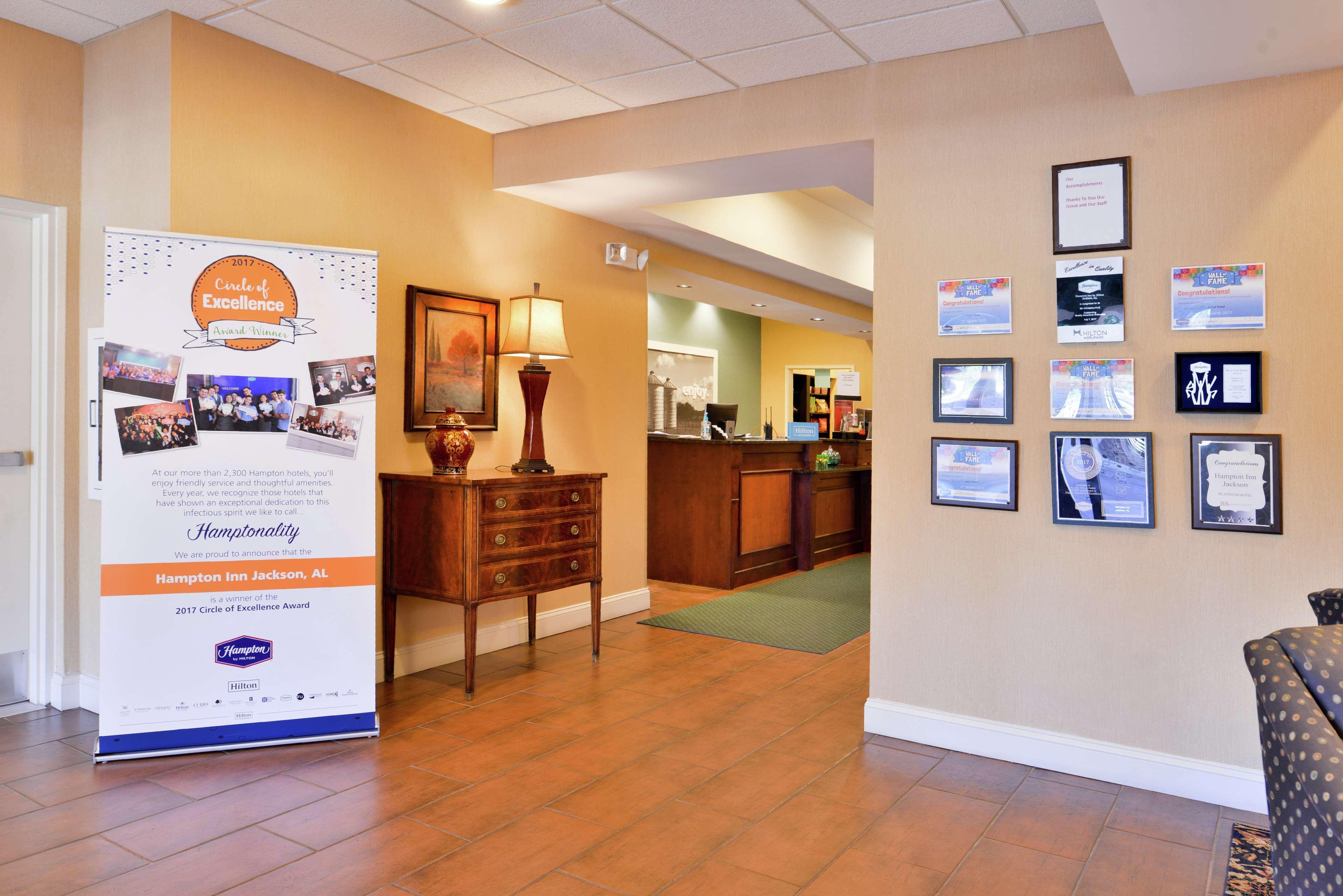 Hampton Inn Jackson-College Avenue Exterior photo