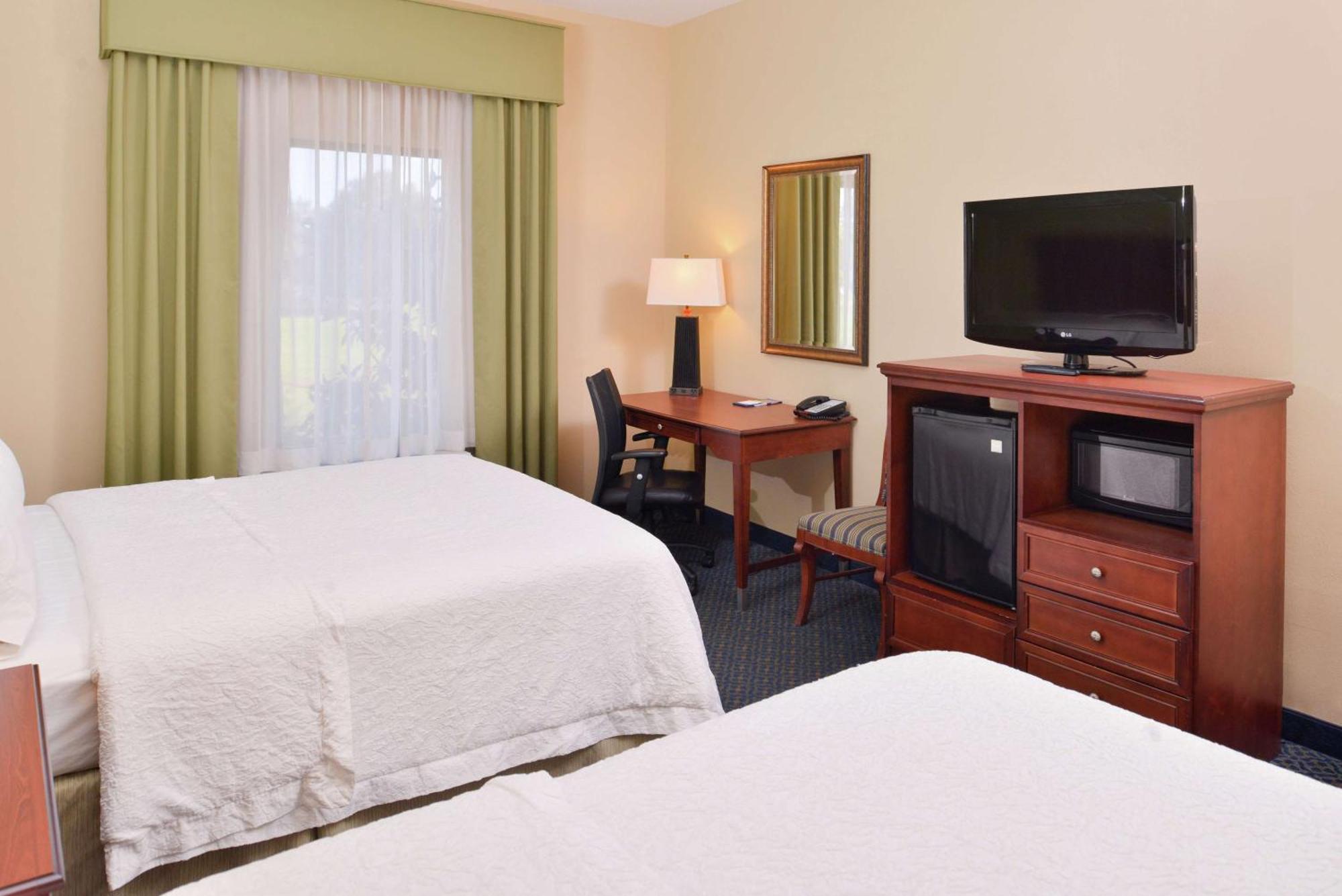 Hampton Inn Jackson-College Avenue Exterior photo
